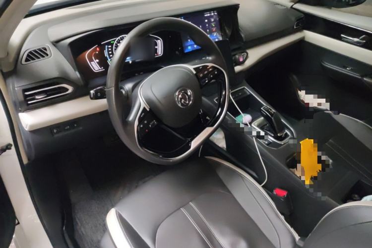 Used Dongfeng Aeolus E70 2021 Revised Version 3 500 Ultra-Comfort Edition Center Console