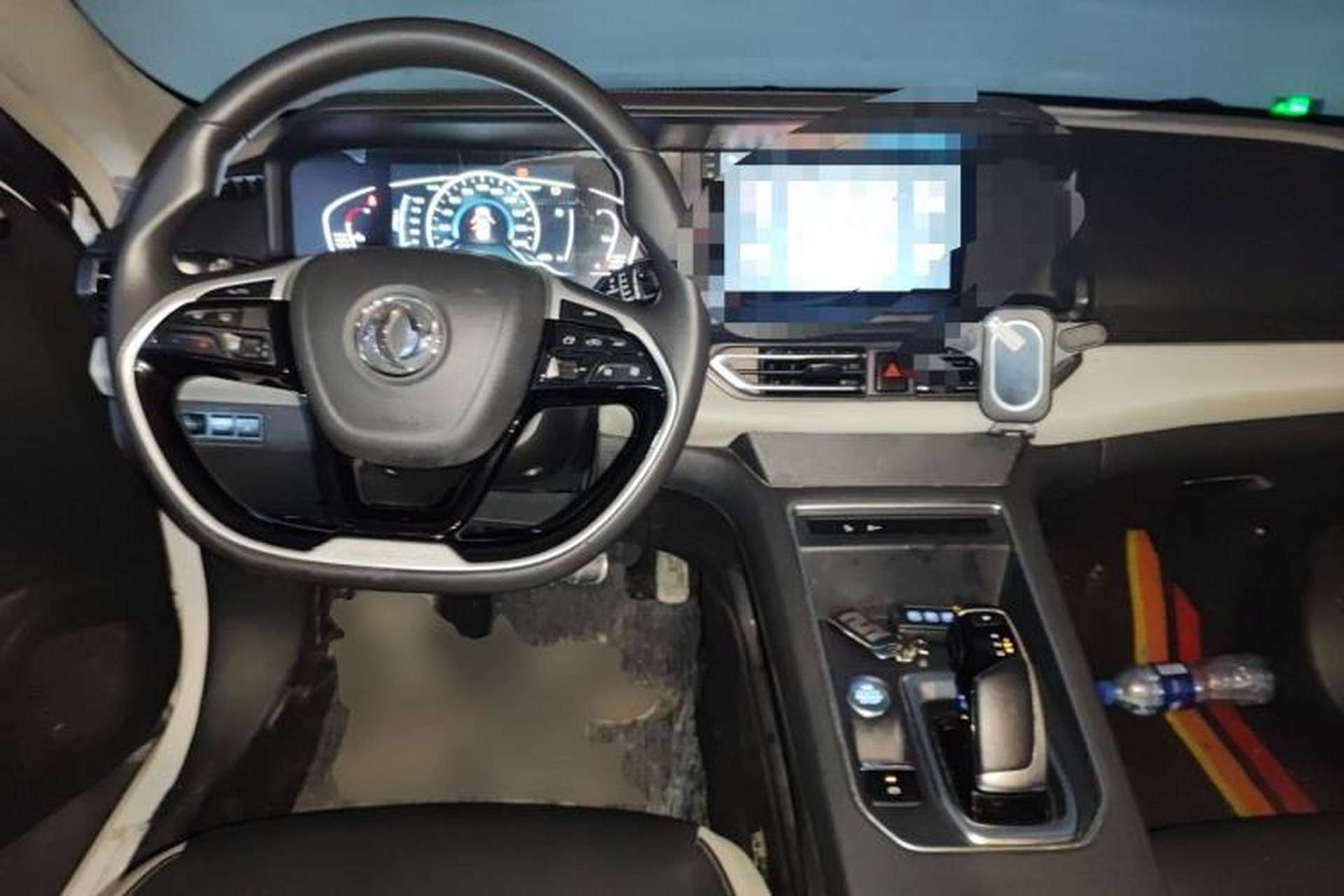 Used Dongfeng Aeolus E70 2021 Revised Version 2 360H Battery-Swap Edition Center Console