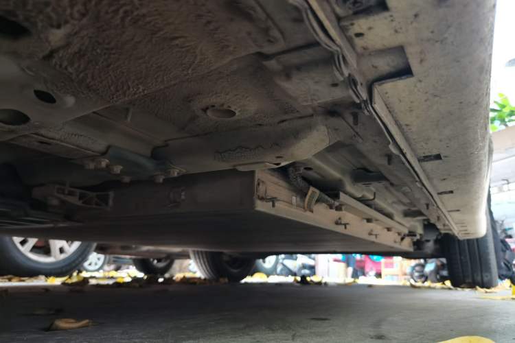 Used Dongfeng Aeolus E70 2021 Revised Version 3 500 Ultra-Comfort Edition Chassis Front Left