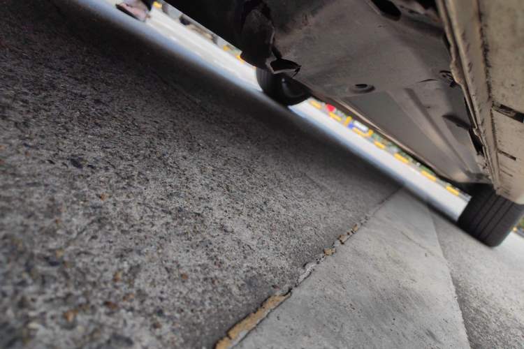 Used Dongfeng Aeolus E70 2021 Revised Version 3 500 Ultra-Comfort Edition Chassis Front Left