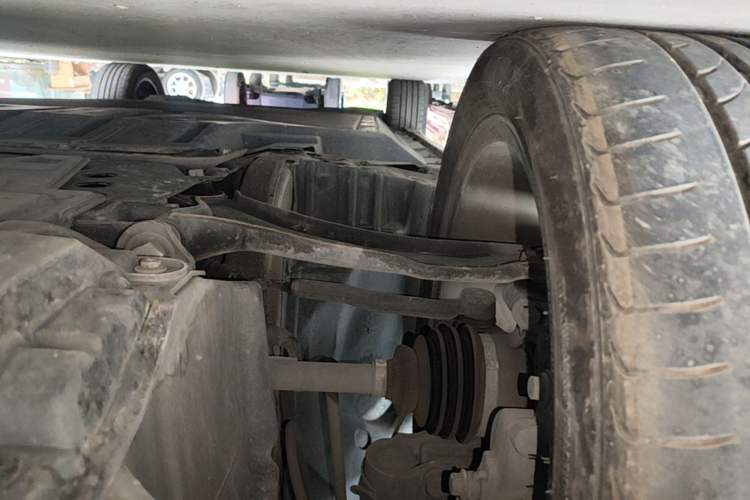 Used Dongfeng Aeolus E70 2021 Revised Version 2 500 Ultra-Comfort Edition Chassis Front Right