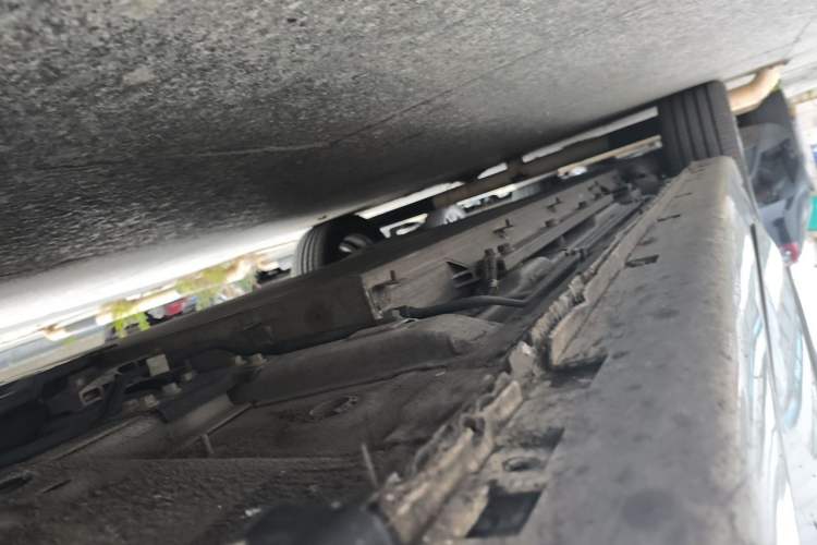 Used Dongfeng Aeolus E70 2021 500 Ultra-Comfort Edition Chassis Front Right