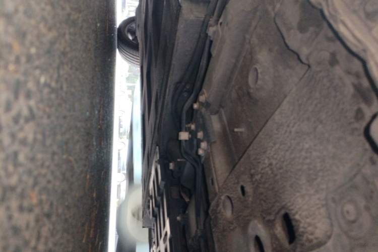 Used Dongfeng Aeolus E70 2021 Revised Version 360H Battery-Swap Edition Chassis Front Right