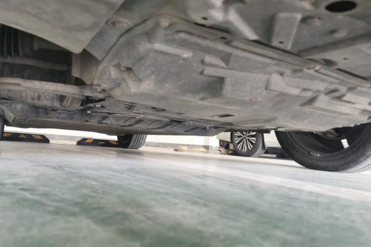 Used Dongfeng Aeolus E70 2021 Revised Version 3 500 Ultra-Comfort Edition Chassis Front Right