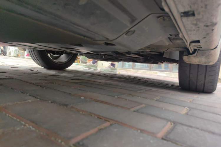 Used Dongfeng Aeolus E70 2021 Revised Version 500 Ultra-Comfort Edition Chassis Front Right