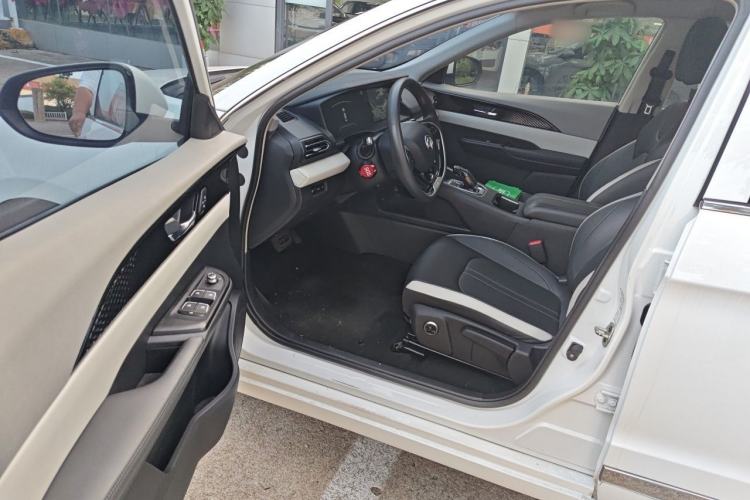 Used Dongfeng Aeolus E70 2021 Revised Version 360H Battery-Swap Edition Driver Seat