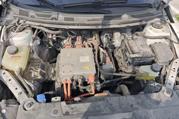 Used Dongfeng Aeolus E70 2021 Revised Version 360H Battery-Swap Edition Engine Bay