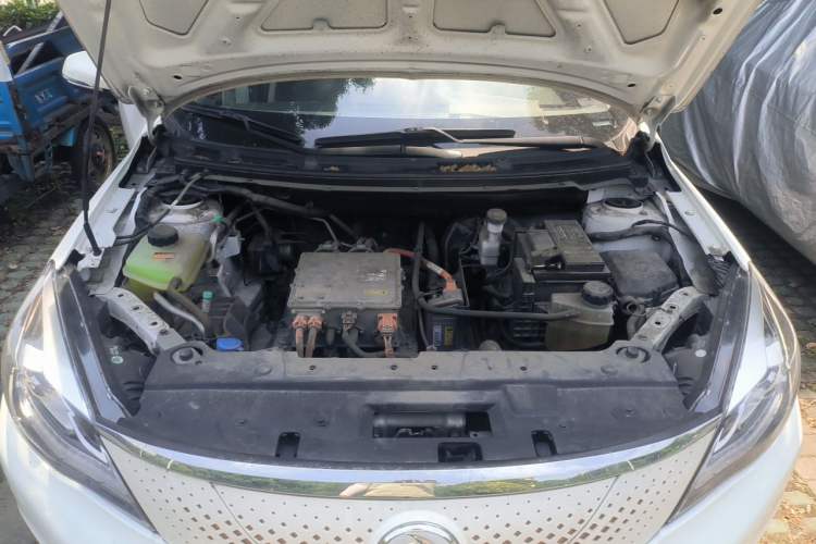 Used Dongfeng Aeolus E70 2021 Revised Version 360H Battery-Swap Edition Engine Bay