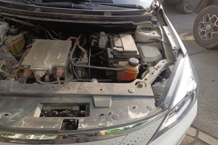 Used Dongfeng Aeolus E70 2021 360H Battery-Swap Version Engine Bay Left