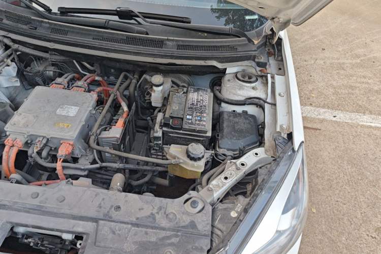 Used Dongfeng Aeolus E70 2021 Revised Version 360H Battery-Swap Edition Engine Bay Left