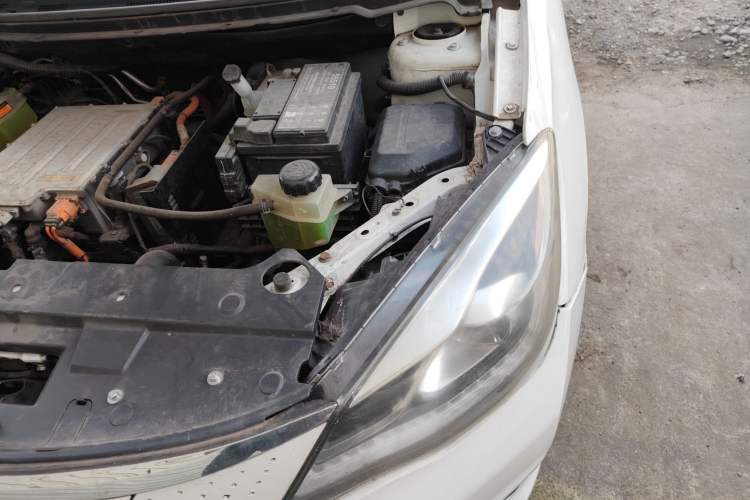 Used Dongfeng Aeolus E70 2021 500 Ultra-Comfort Edition Engine Bay Left
