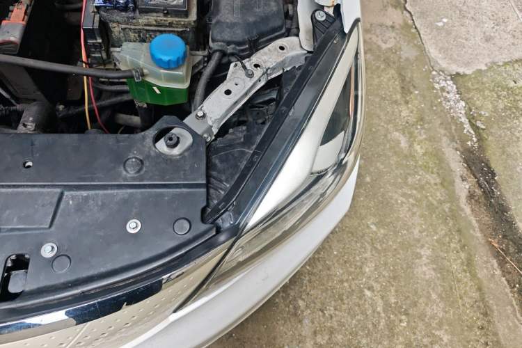Used Dongfeng Aeolus E70 2021 Revised Version 500 Ultra-Comfort Edition Engine Bay Left