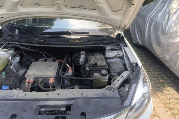 Used Dongfeng Aeolus E70 2021 Revised Version 360H Battery-Swap Edition Engine Bay Left