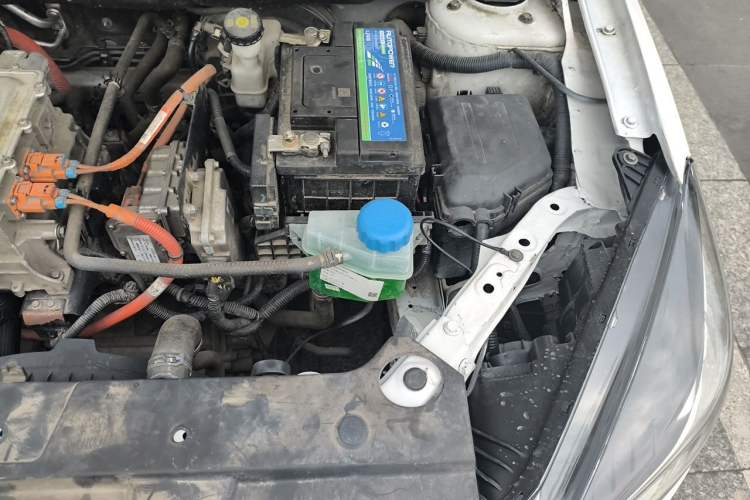 Used Dongfeng Aeolus E70 2021 500 Ultra-Comfort Edition Engine Bay Left