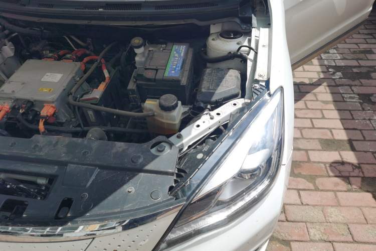 Used Dongfeng Aeolus E70 2021 Revised Version 360H Battery-Swap Edition Engine Bay Left