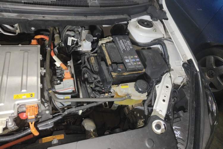 Used Dongfeng Aeolus E70 2021 Revised Version 500 Pro Ultra-Comfort Edition Engine Bay Left