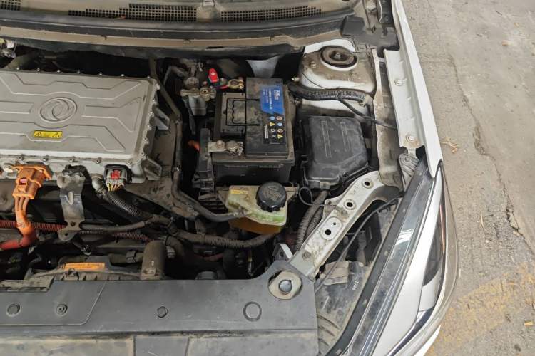 Used Dongfeng Aeolus E70 2021 500 Super Delight Edition Engine Bay Left