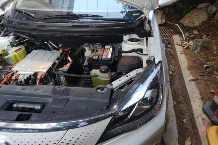 Used Dongfeng Aeolus E70 2021 Revised Version 500 Ultra-Comfort Edition Engine Bay Left