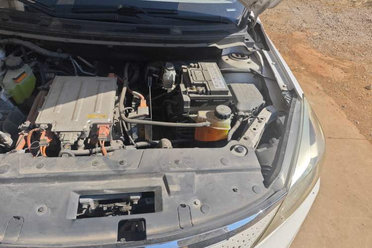 Used Dongfeng Aeolus E70 2021 Revised Version 500 Ultra-Comfort Edition Engine Bay Left