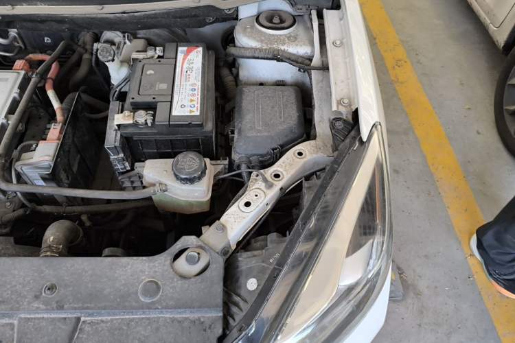 Used Dongfeng Aeolus E70 2021 Revised Version 500 Ultra-Comfort Edition Engine Bay Left