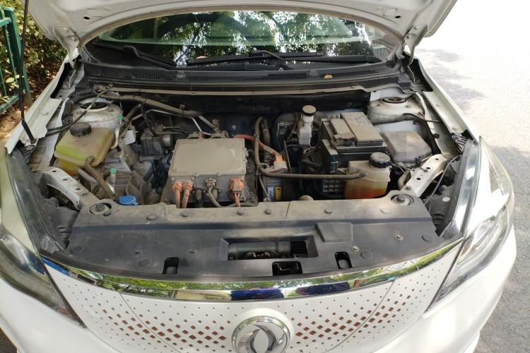 Used Dongfeng Aeolus E70 2021 Revised Version 360H Battery-Swap Edition Engine Bay