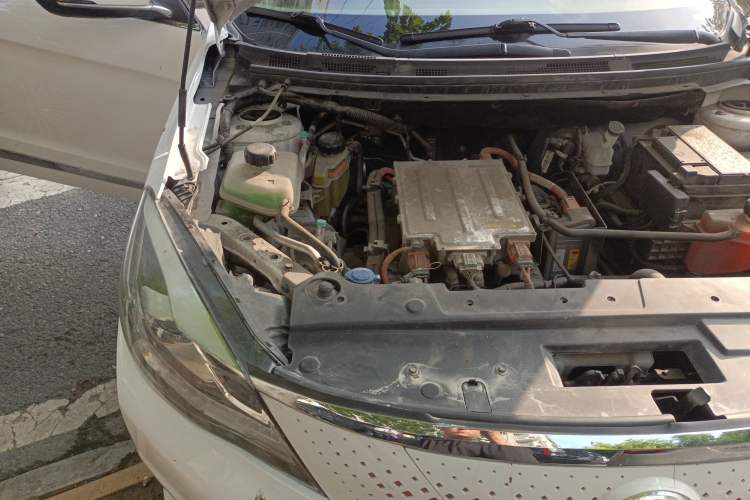 Used Dongfeng Aeolus E70 2021 360H Battery-Swap Version Engine Bay Right