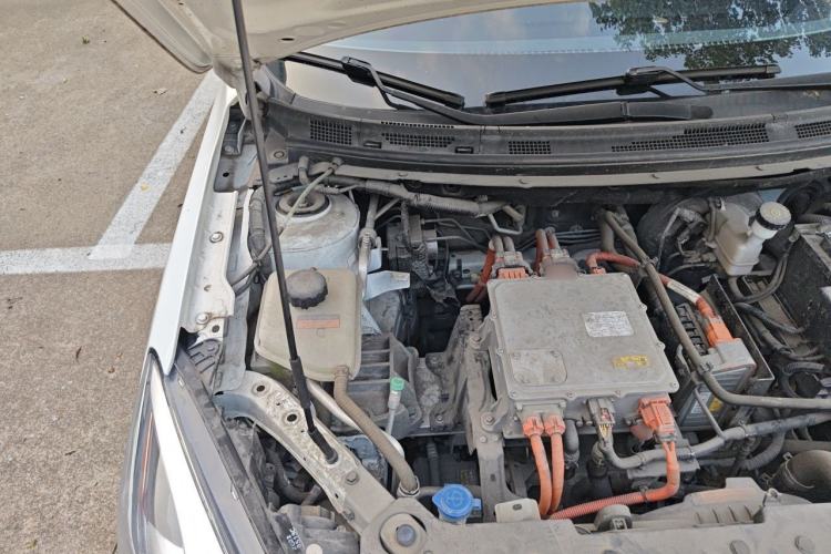 Used Dongfeng Aeolus E70 2021 Revised Version 360H Battery-Swap Edition Engine Bay Right