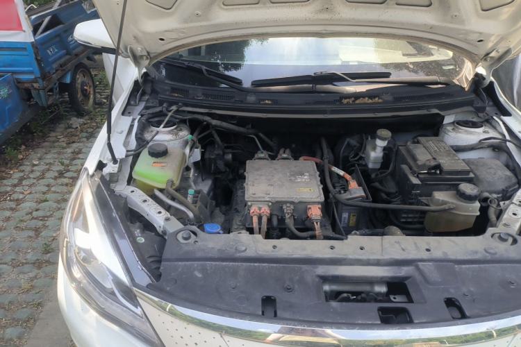 Used Dongfeng Aeolus E70 2021 Revised Version 360H Battery-Swap Edition Engine Bay Right