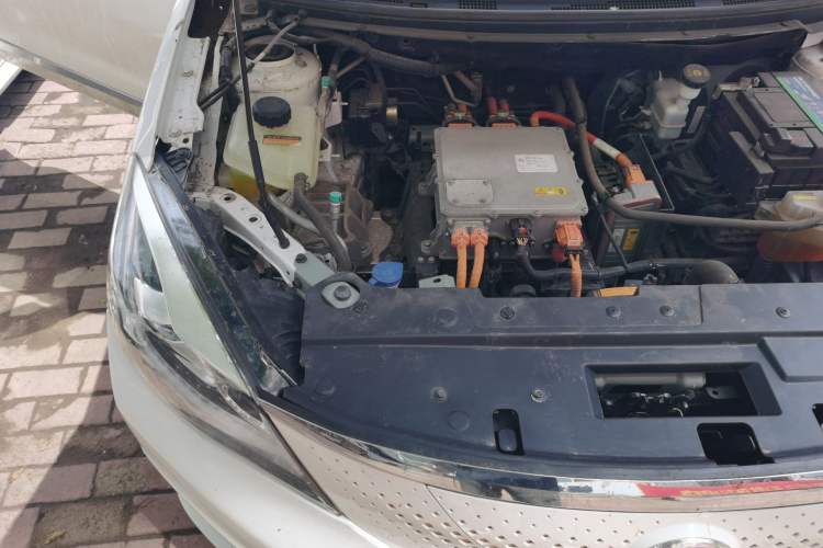Used Dongfeng Aeolus E70 2021 Revised Version 360H Battery-Swap Edition Engine Bay Right