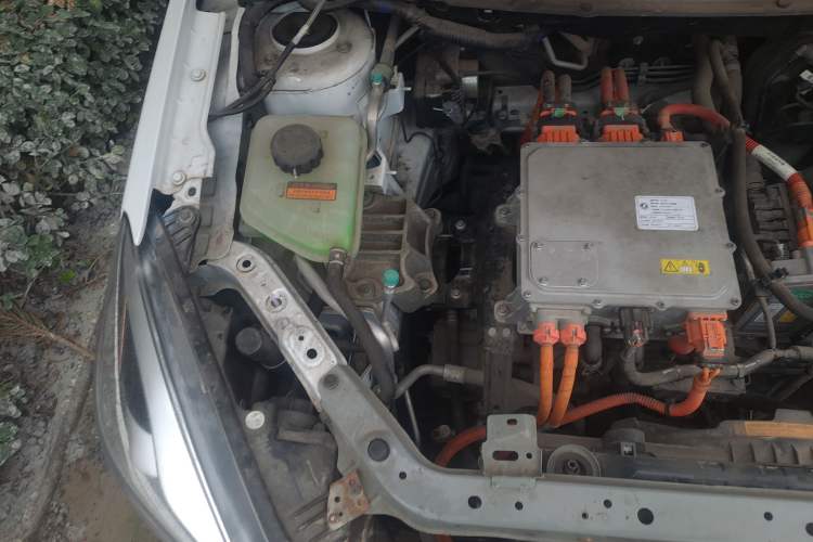 Used Dongfeng Aeolus E70 2021 Revised Version 360H Battery-Swap Edition Engine Bay Right