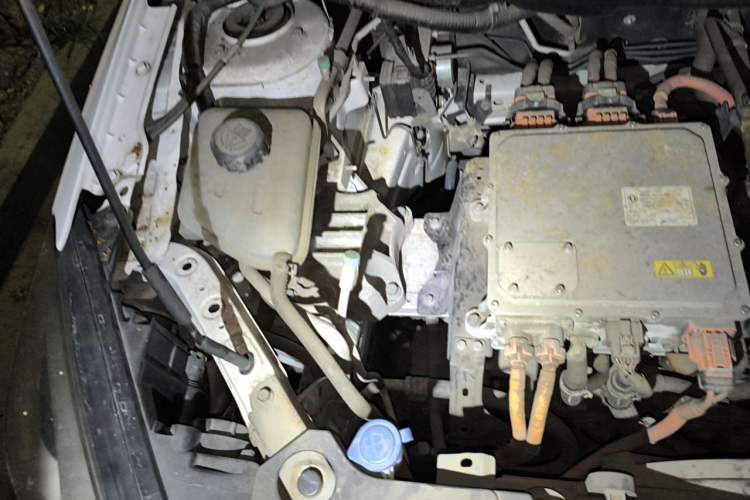 Used Dongfeng Aeolus E70 2021 360H Battery-Swap Version Engine Bay Right