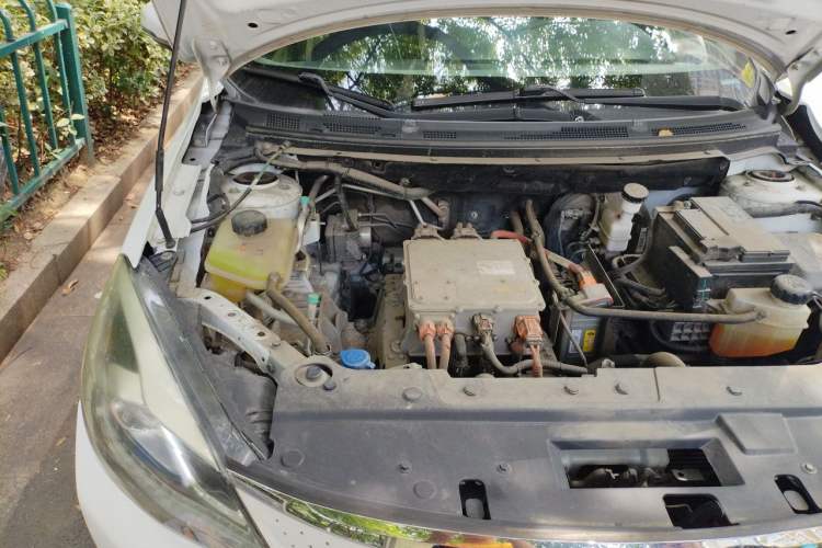 Used Dongfeng Aeolus E70 2021 Revised Version 360H Battery-Swap Edition Engine Bay Right