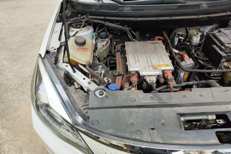 Used Dongfeng Aeolus E70 2021 Revised Version 500 Ultra-Comfort Edition Engine Bay Right