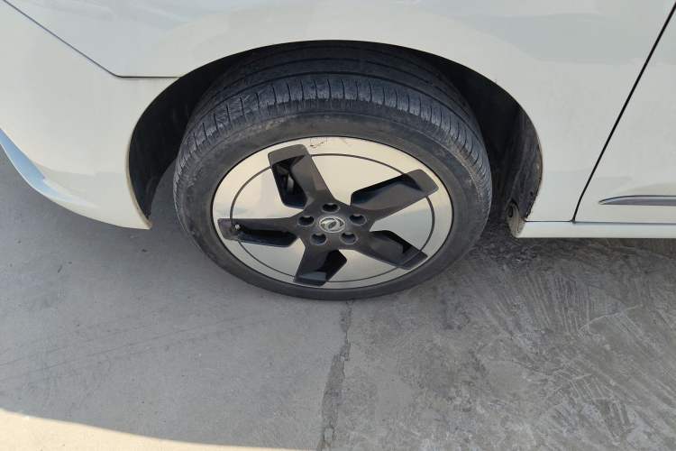 Used Dongfeng Aeolus E70 2021 Revised Version 360H Battery-Swap Edition Exterior 4
