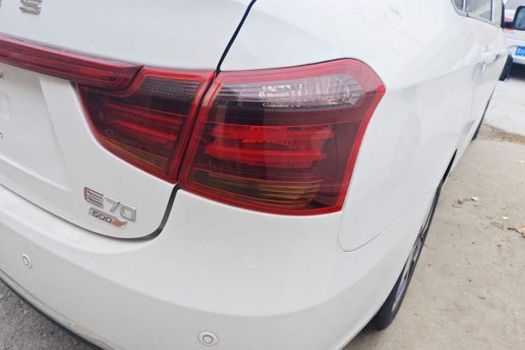 Used Dongfeng Aeolus E70 2021 500 Pro Deluxe Edition Exterior 6