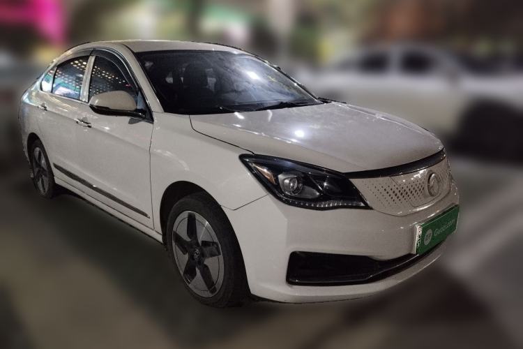 Used Dongfeng Aeolus E70 2021 Revised Version 500 Ultra-Comfort Edition Front Right 45 Deg