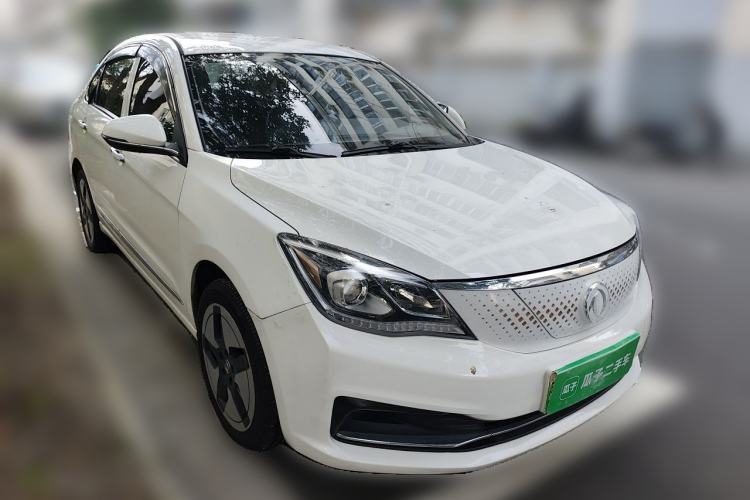 Used Dongfeng Aeolus E70 2021 Revised Version 500 Ultra-Comfort Edition Front Right 45 Deg