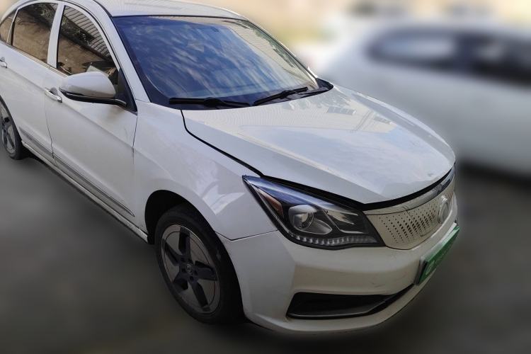 Used Dongfeng Aeolus E70 2021 500 Ultra-Comfort Edition Front Right 45 Deg