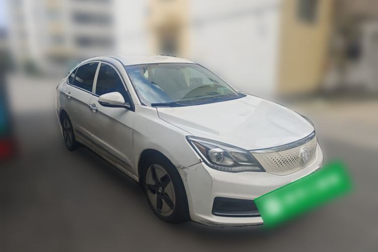 Used Dongfeng Aeolus E70 2021 Revised Version 500 Ultra-Comfort Edition Front Right 45 Deg