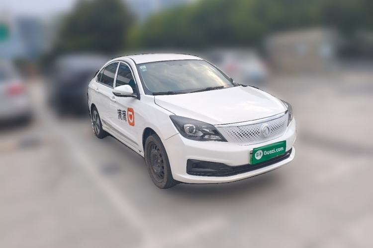 Used Dongfeng Aeolus E70 2021 500 Ultra-Comfort Edition Front Right 45 Deg