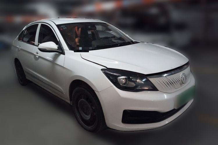Used Dongfeng Aeolus E70 2021 Revised Version 3 500 Ultra-Comfort Edition Front Right 45 Deg