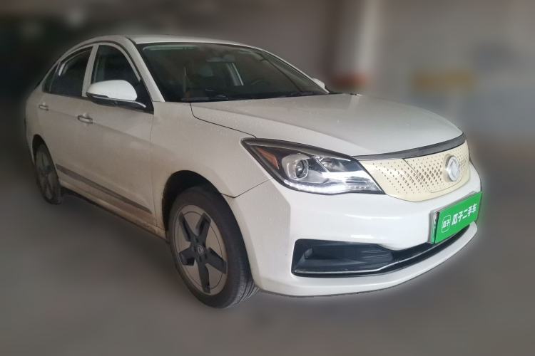 Used Dongfeng Aeolus E70 2021 Revised Version 2 500 Ultra-Comfort Edition Front Right 45 Deg