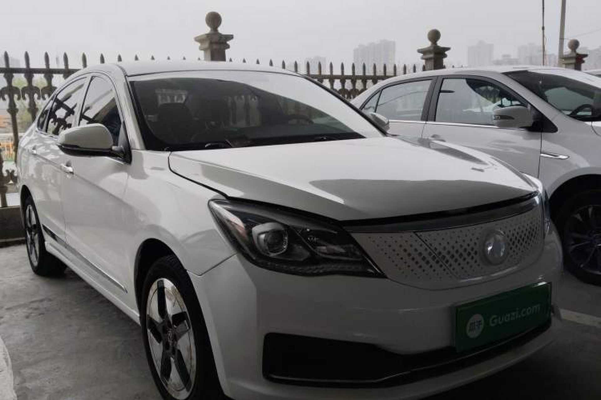Used Dongfeng Aeolus E70 2021 Revised Version 2 500 Ultra-Comfort Edition Front Right 45 Deg