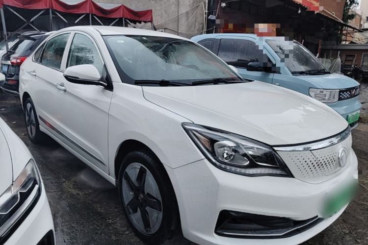 Used Dongfeng Aeolus E70 2021 Revised Version 500 Ultra-Comfort Edition Front Right 45 Deg
