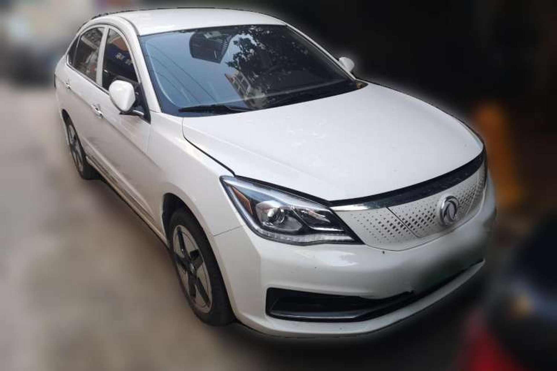 Used Dongfeng Aeolus E70 2021 Revised Version 500 Ultra-Comfort Edition Front Right 45 Deg