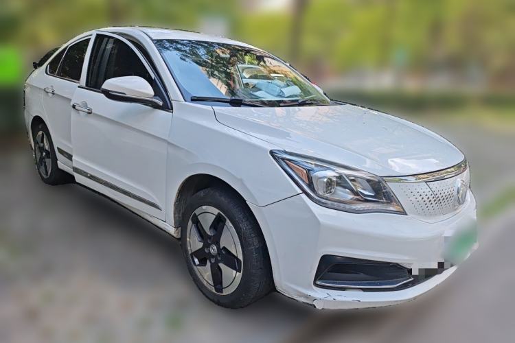 Used Dongfeng Aeolus E70 2021 Revised Version 500 Ultra-Comfort Edition Front Right 45 Deg