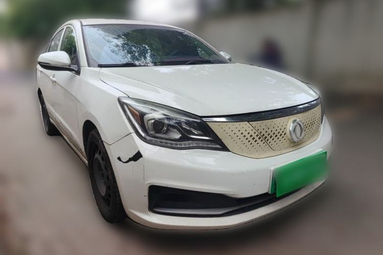 Used Dongfeng Aeolus E70 2021 500 PLUS Ultra-Comfort Edition Front Right 45 Deg