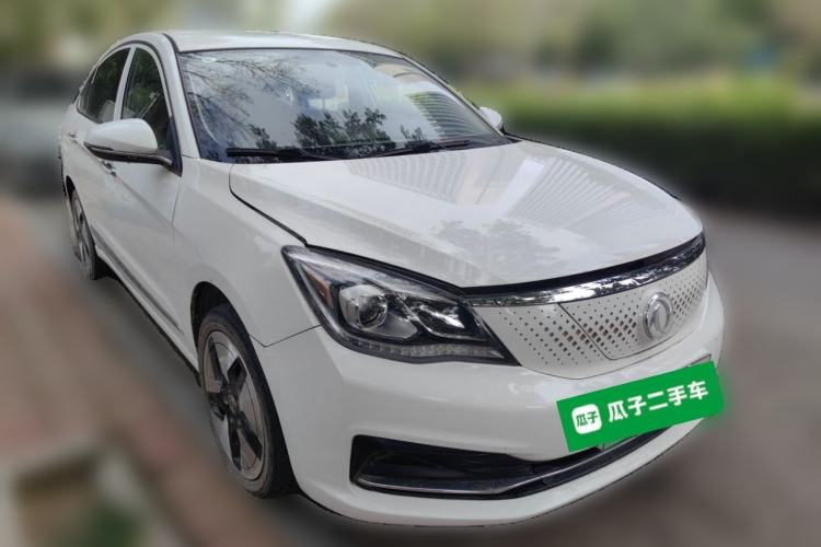 Used Dongfeng Aeolus E70 2021 500 Ultra-Comfort Edition Front Right 45 Deg