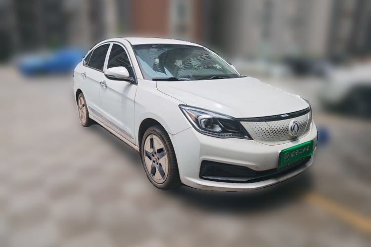 Used Dongfeng Aeolus E70 2021 Revised Version 2 500 Ultra-Comfort Edition Front Right 45 Deg