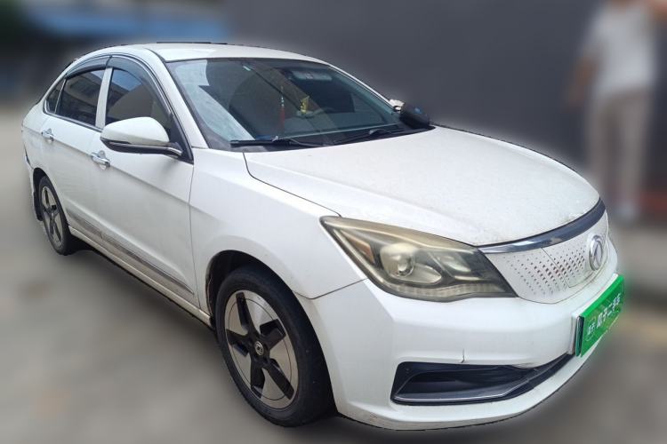 Used Dongfeng Aeolus E70 2021 Revised Version 500 Ultra-Comfort Edition Front Right 45 Deg